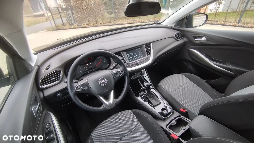 Opel Grandland X 1.2 T GPF Design Line S&S - 11