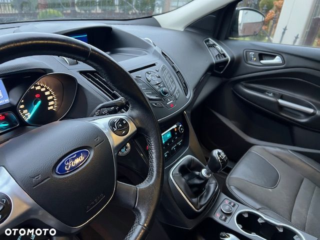 Ford Kuga 1.5 EcoBoost 2x4 Titanium - 10