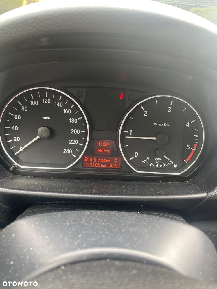 BMW Seria 1 118d DPF - 8