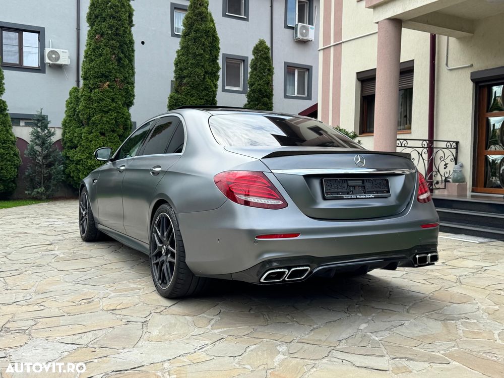 Mercedes-Benz E AMG 63 4Matic AMG Speedshift 9G-MCT - 4