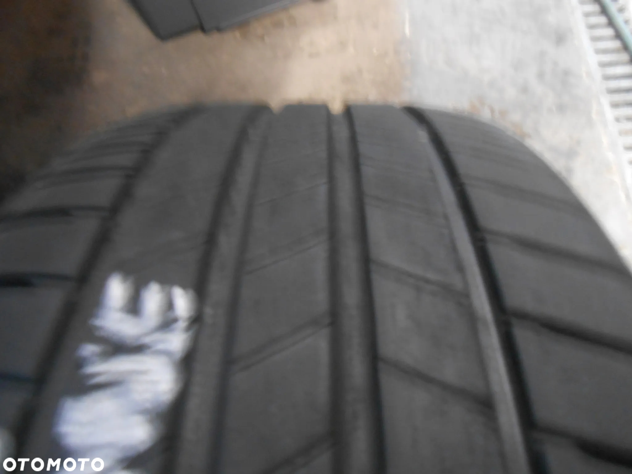 OPONA POJEDYNKA 245/40R20 BRIDGESTONE TURANZA T005 DOT 3522 8MM - 2