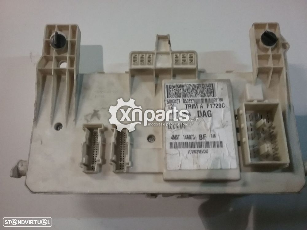 Caixa de fusíveis Usado FORD FOCUS II 1.6 TDCi REF. 4M5T-14A073-BF - 4