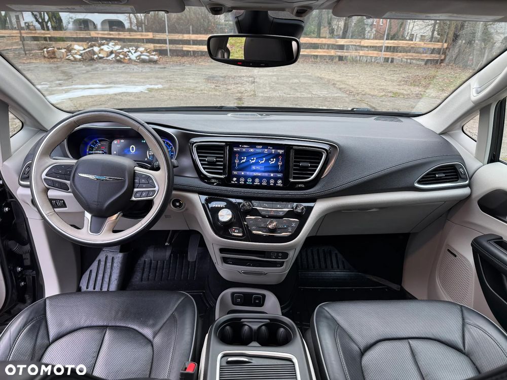 Chrysler Pacifica - 18