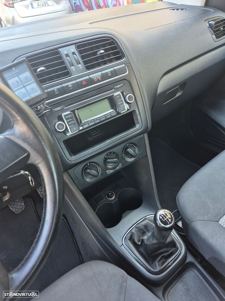 VW Polo 1.6 TDI Confortline BlueMotion - 14