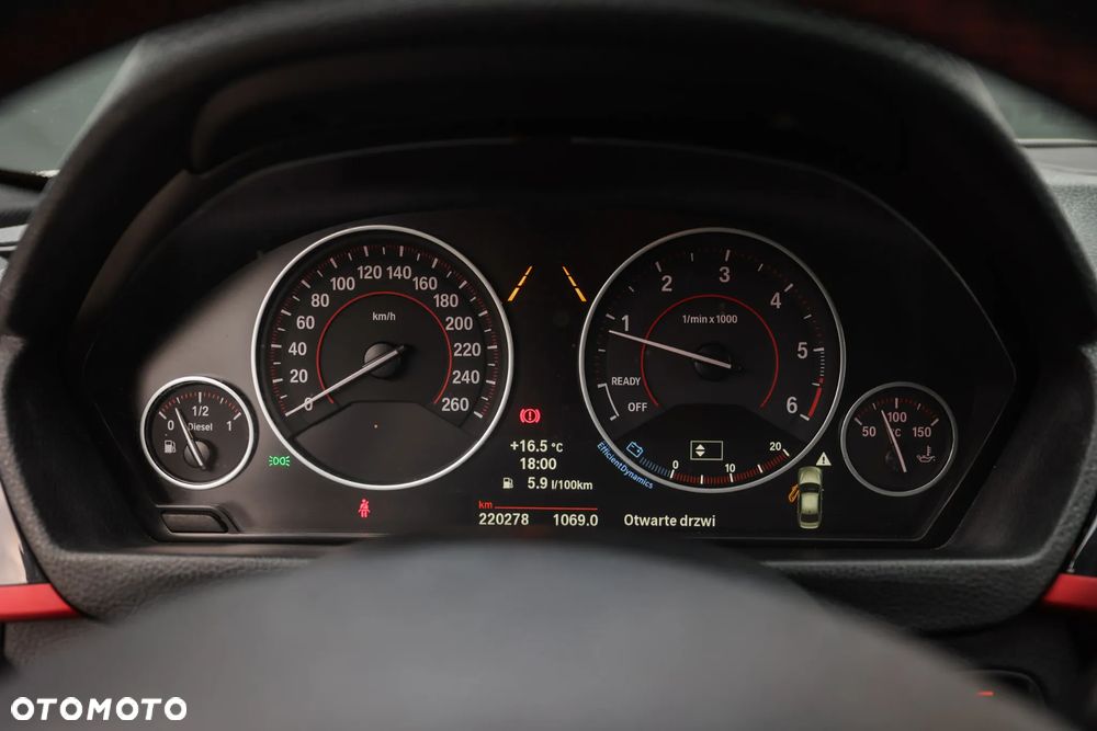 BMW Seria 3 320d xDrive Sport Line - 31