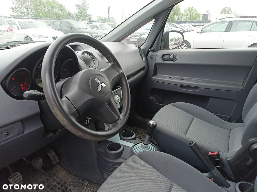 Mitsubishi Colt - 7