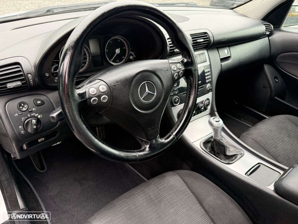 Mercedes-Benz C 200 - 11