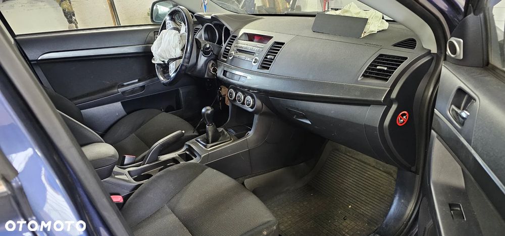 Mitsubishi Lancer 1.8 Intense - 8