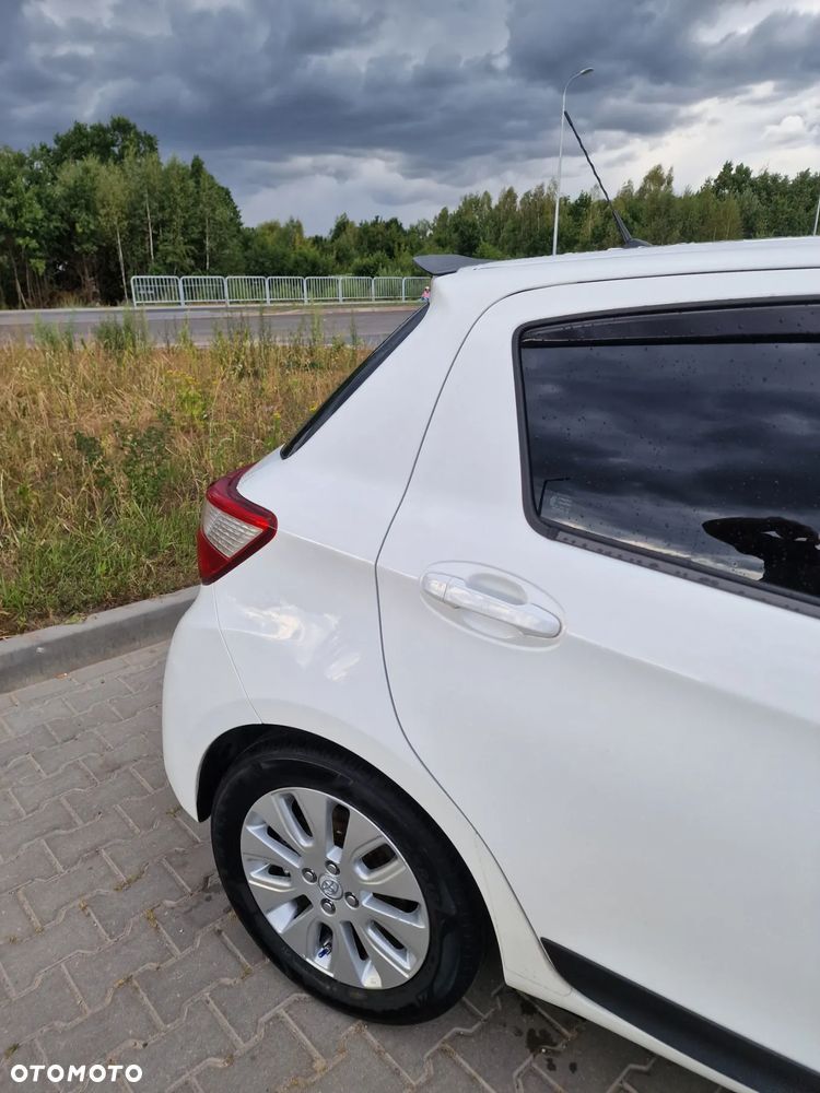 Toyota YARIS - 12