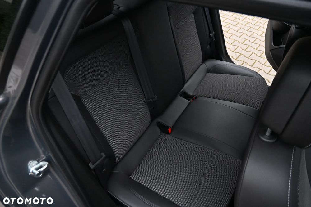 Opel Astra ver-1-4-turbo-cosmo - 37