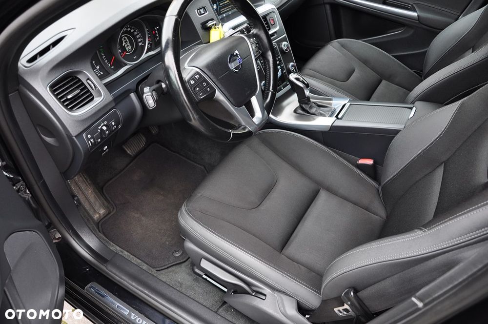 Volvo V60 D3 Geartronic Summum - 31