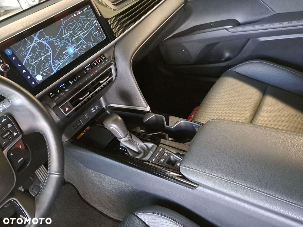 Toyota Camry - 28