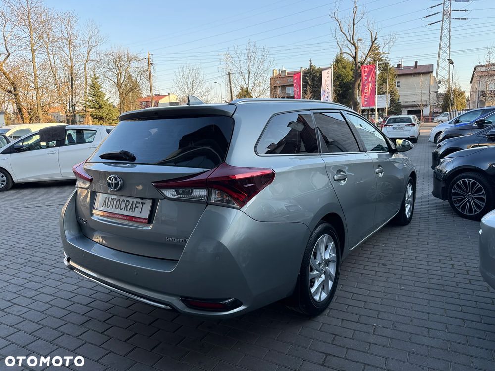 Toyota Auris Hybrid 135 Comfort - 29