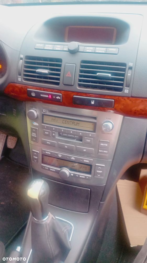 Toyota Avensis 2.0 D-4D - 22