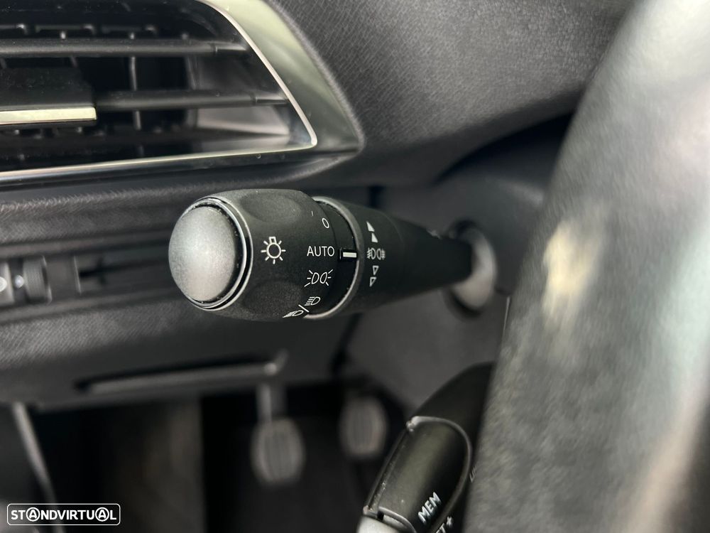 Peugeot 3008 1.5 BlueHDi Active - 14