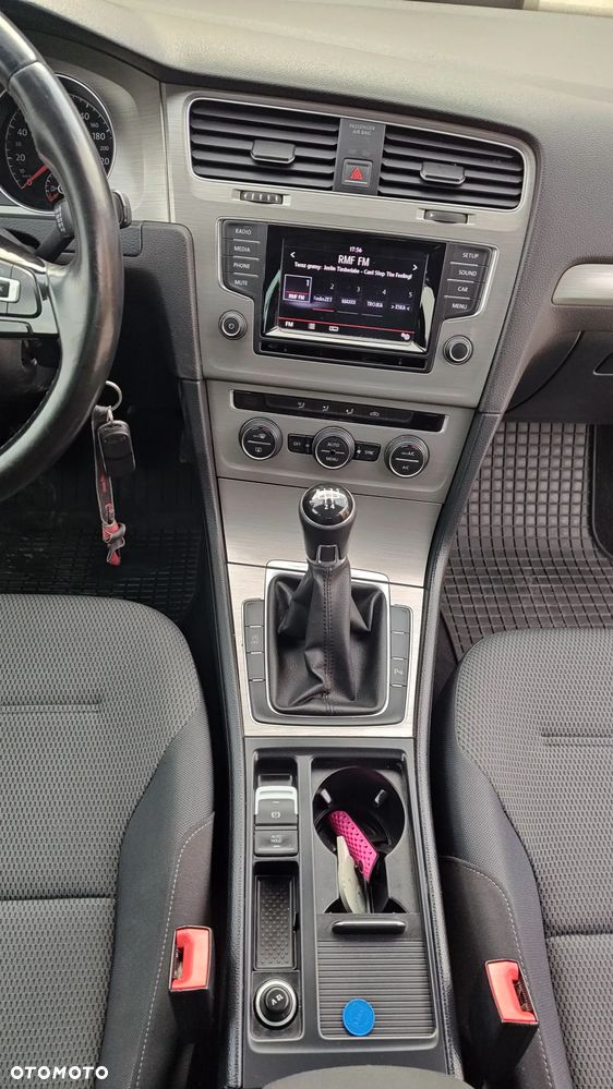 Volkswagen Golf VI 1.6 TDI BlueMot Comfortline - 28