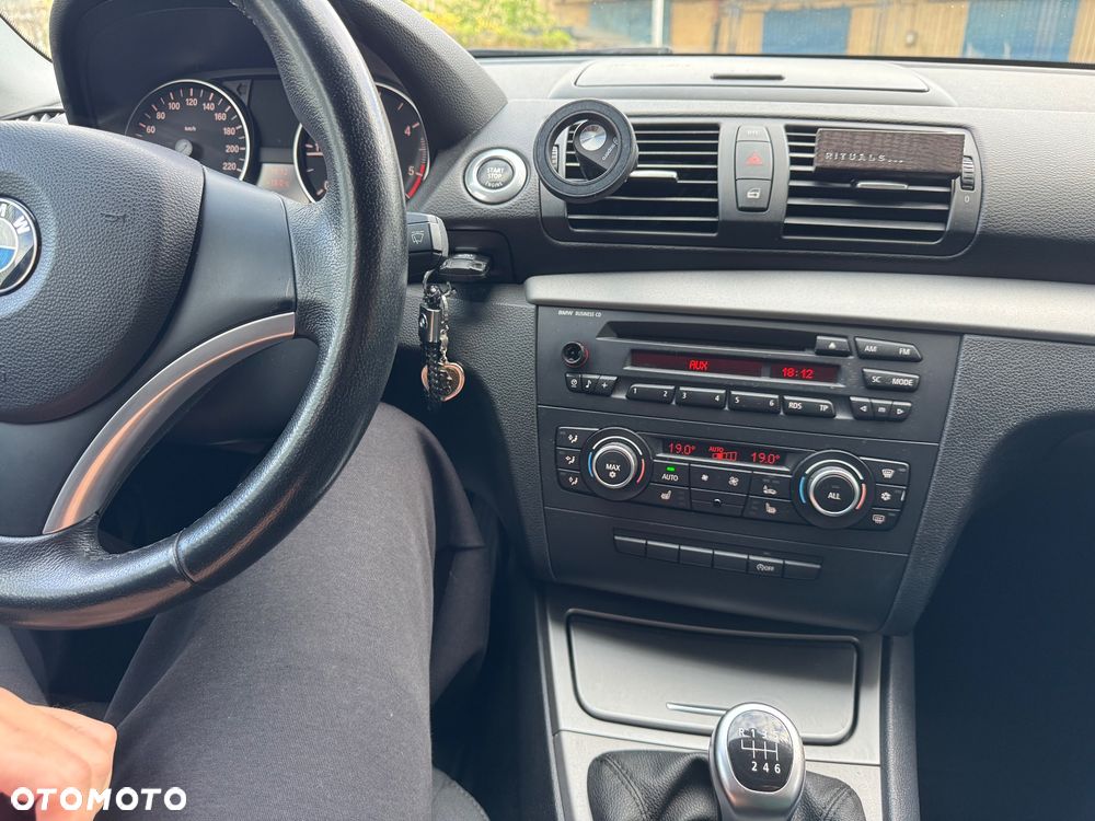 BMW Seria 1 116d - 15