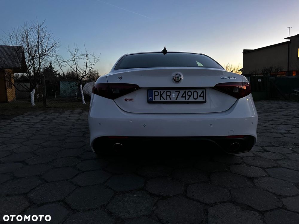 Alfa Romeo Giulia - 5