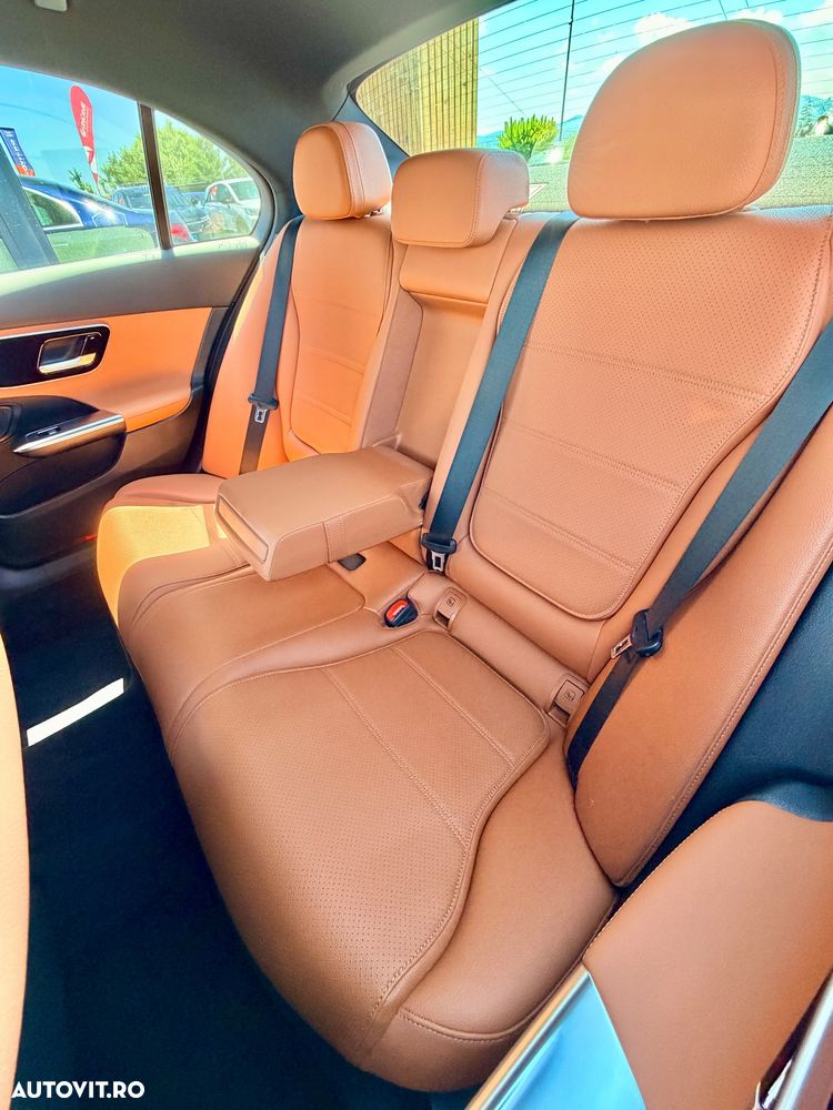 Mercedes-Benz C - 9
