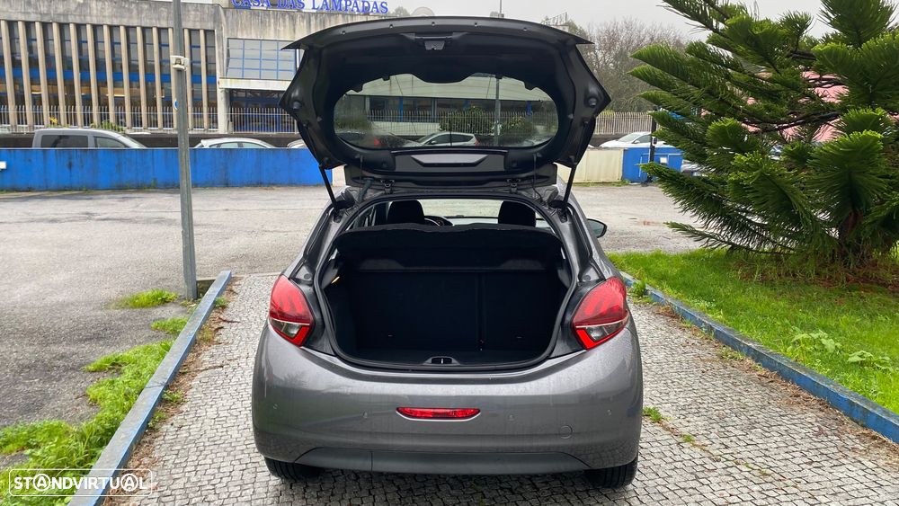 Peugeot 208 1.2 PureTech Signature - 12