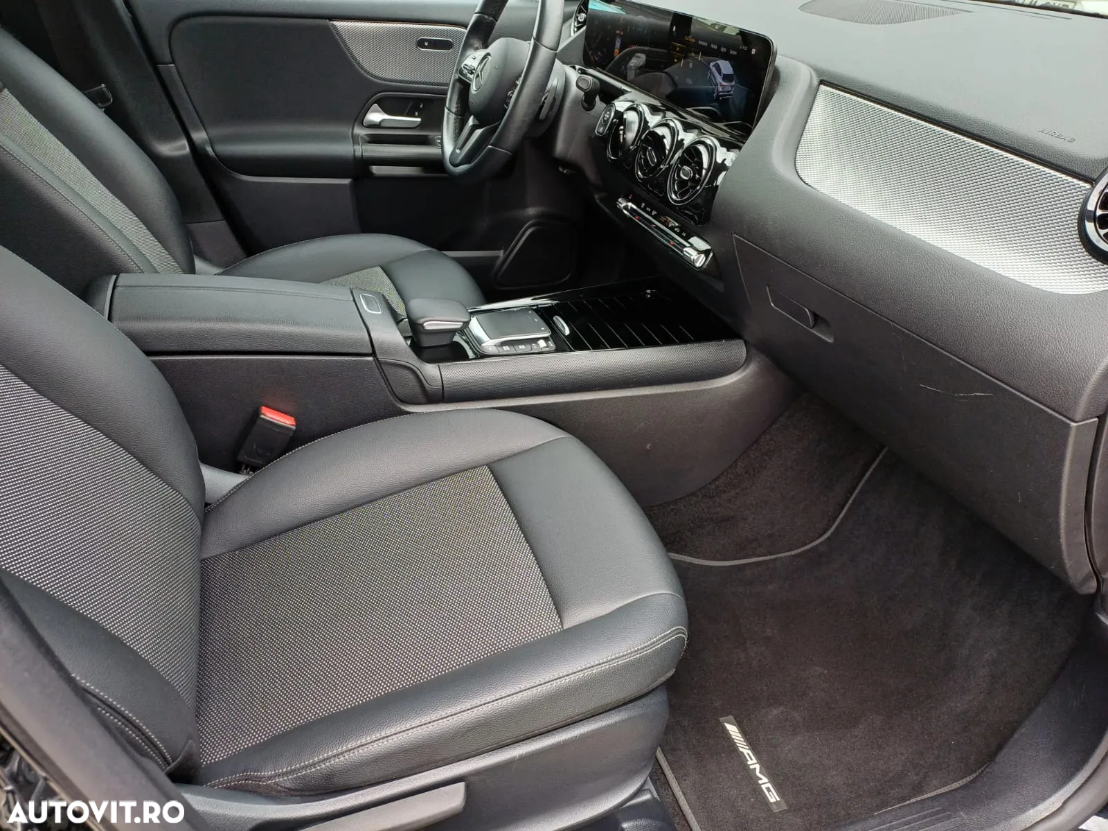 Mercedes-Benz GLA 180 d Aut. - 12