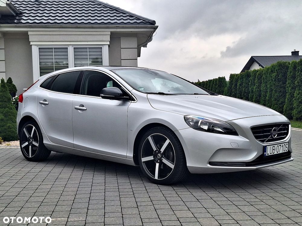 Volvo V40 D2 Momentum - 2