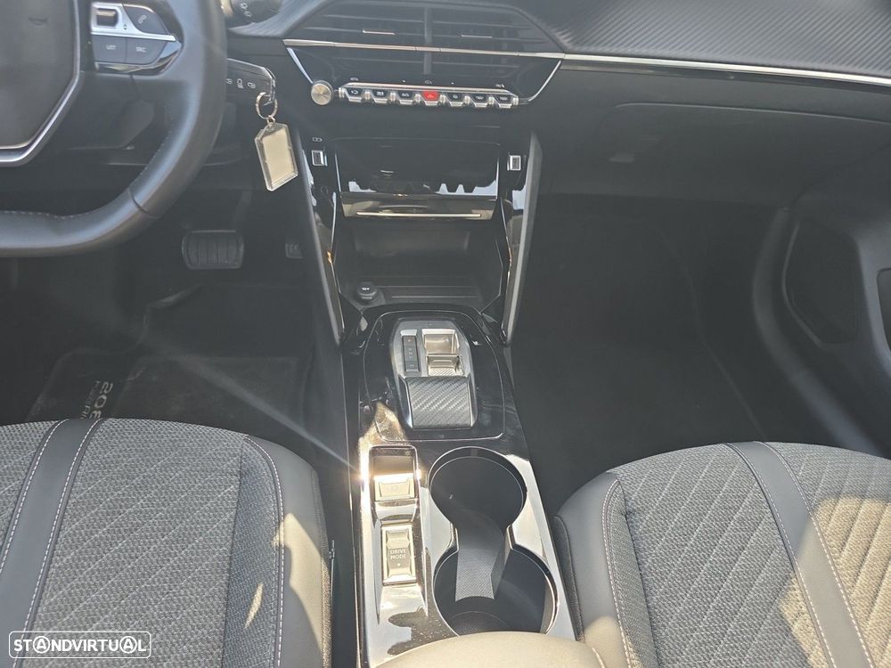 Peugeot 208 1.2 Hybrid Allure e-DCS6 - 11