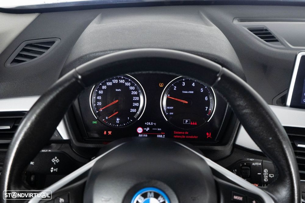 BMW X1 25 e xDrive Corporate Edition - 22