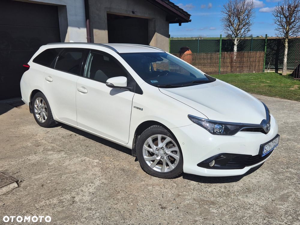 Toyota Auris Hybrid 135 Premium - 1