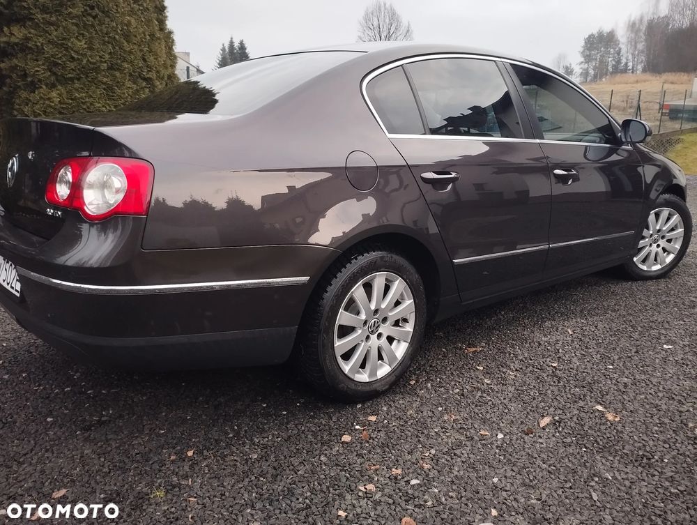 Volkswagen Passat 2.0 TDI DPF Comfortline - 9