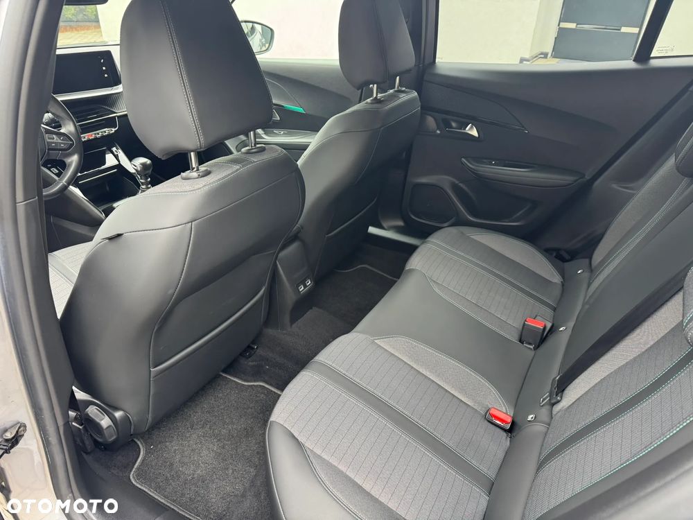 Peugeot 2008 1.2 PureTech Allure Pack S&S - 19