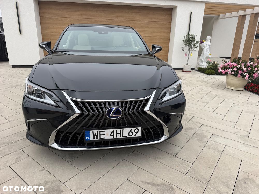 Lexus ES 300h Business Edition + - 12