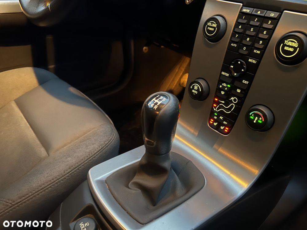 Volvo V50 1.6D Momentum - 16