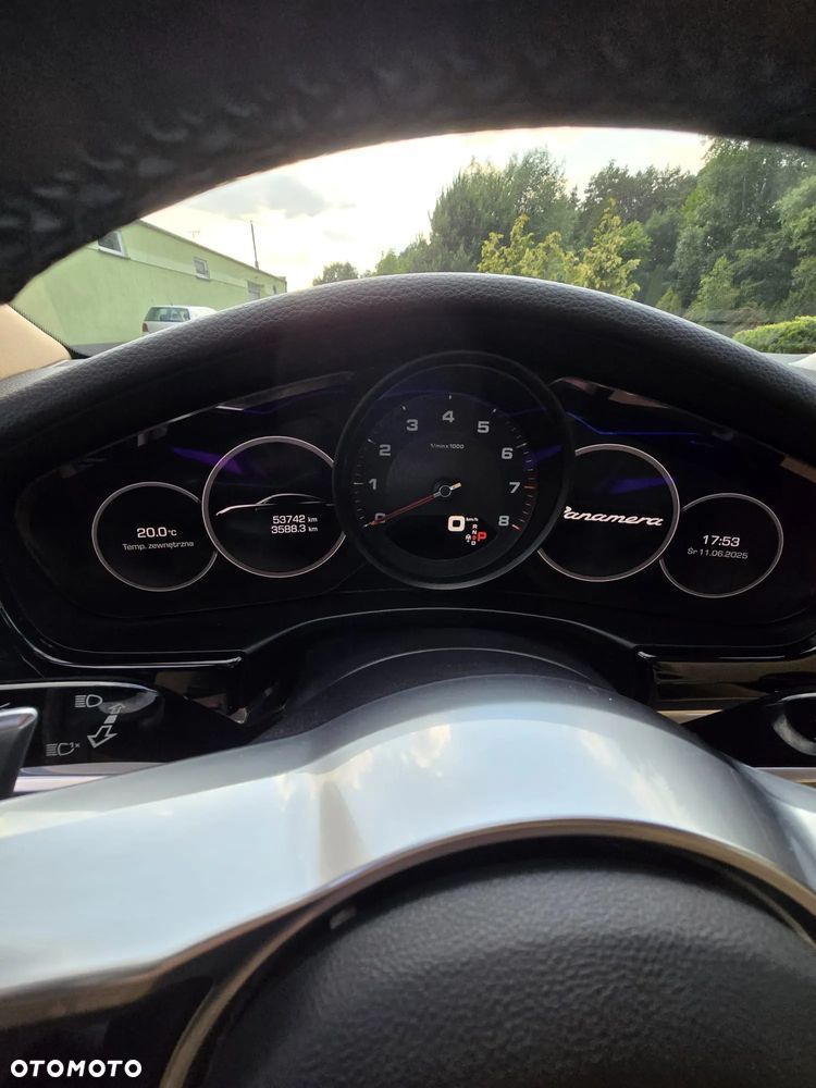 Porsche Panamera 4 - 6