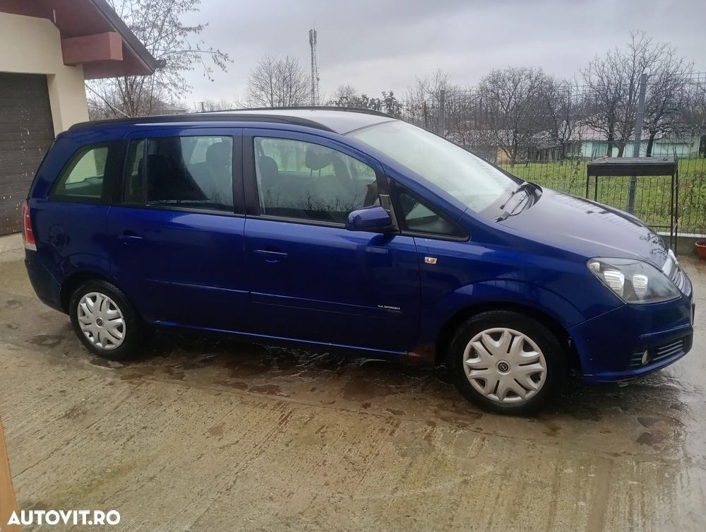 Opel Zafira 1.6i Essentia - 2