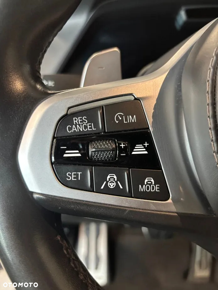 BMW X7 - 24