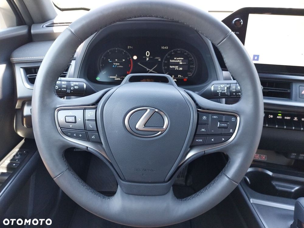 Lexus UX 300h F Sport Design - 21