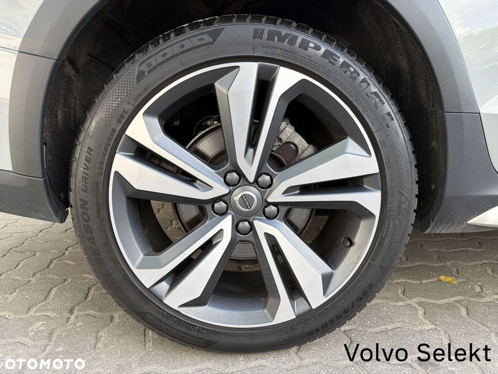 Volvo V60 Cross Country - 35