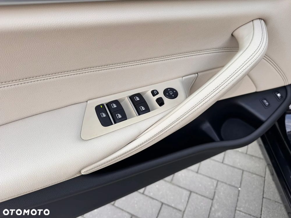 BMW Seria 5 530e Luxury Line sport - 25