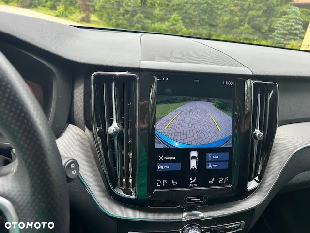 Volvo XC 60 T5 AWD R-Design - 6