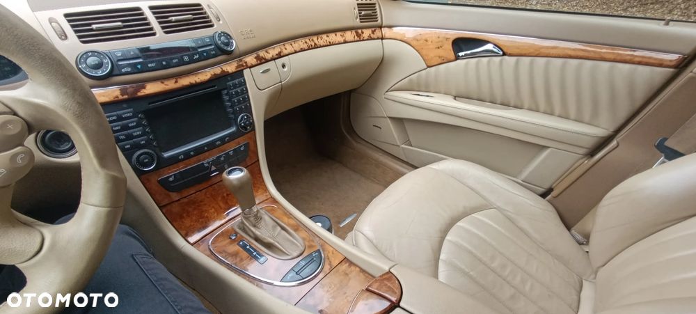 Mercedes-Benz Klasa E 350 4-Matic Elegance - 21