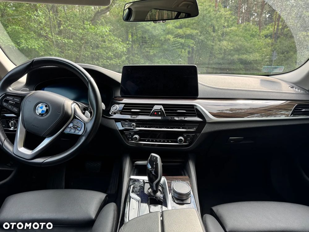 BMW Seria 5 520d Luxury Line - 8