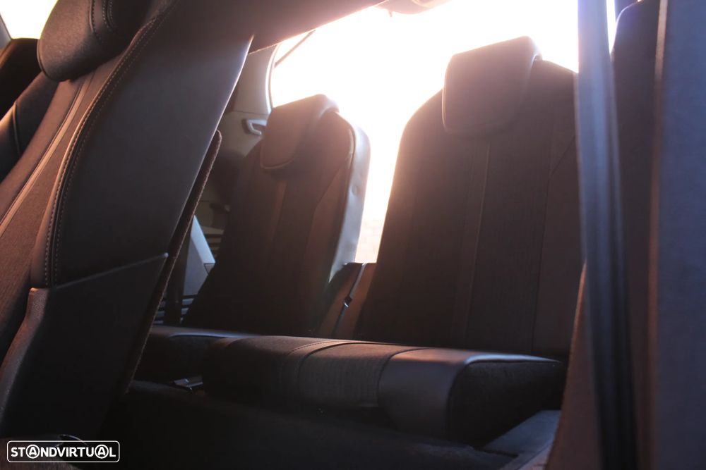 Peugeot 5008 1.5 BlueHDi GT Line J19 EAT8 - 46