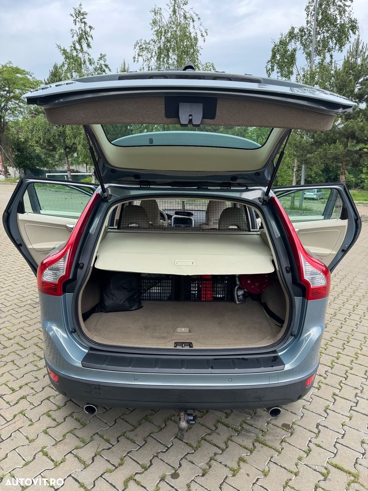 Volvo XC 60 D5 AWD Aut. Summum - 8