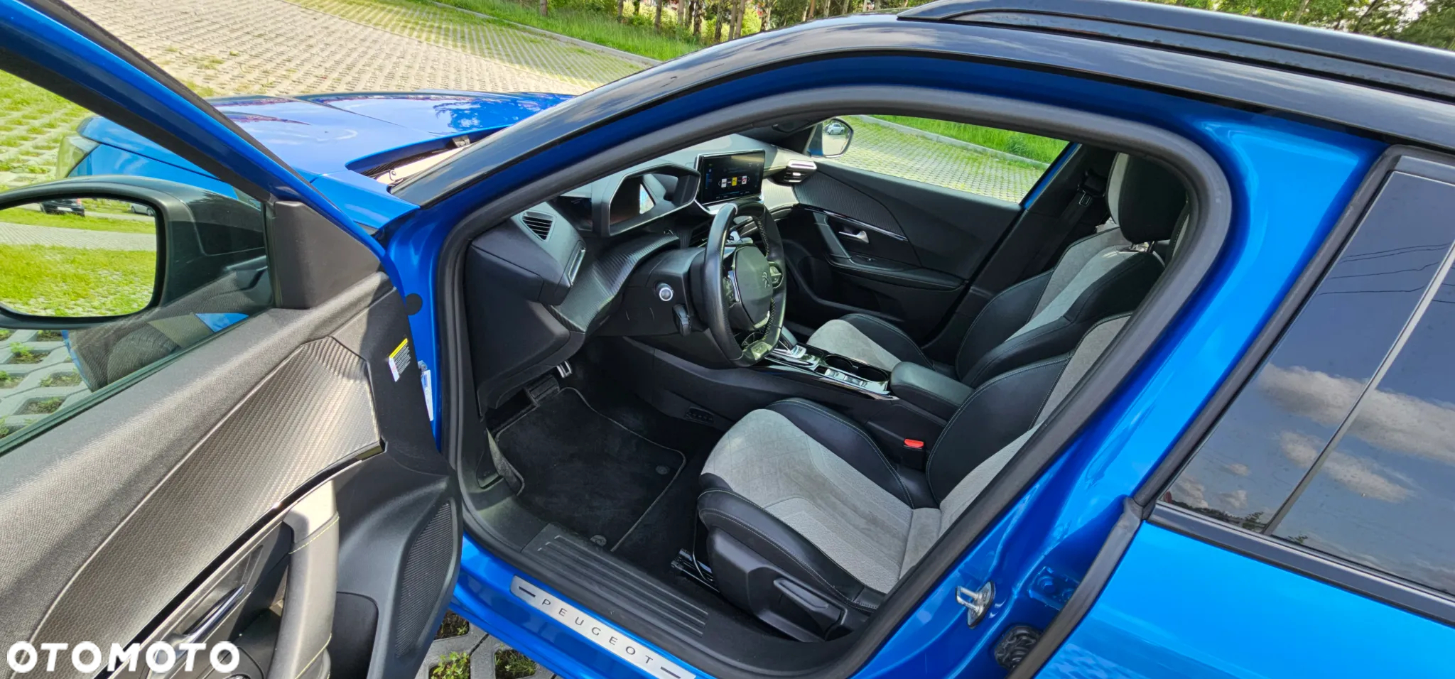 Peugeot 2008 e-2008 GT - 10