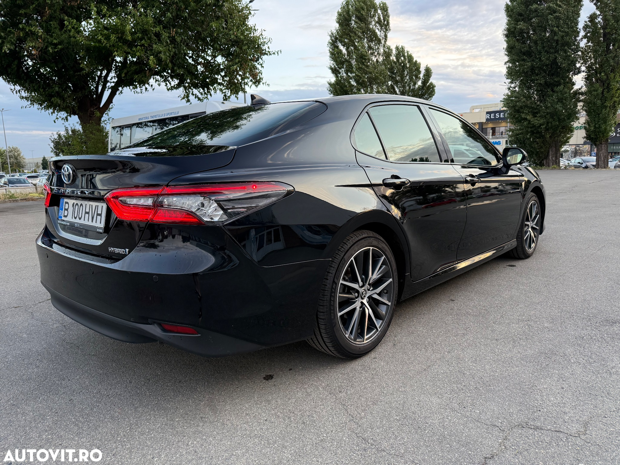 Toyota Camry 2.5 Hybrid Exclusive - 3