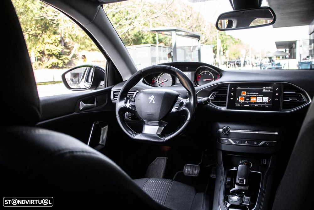 Peugeot 308 SW BlueHDi 130 EAT8 Stop & Start Allure - 27