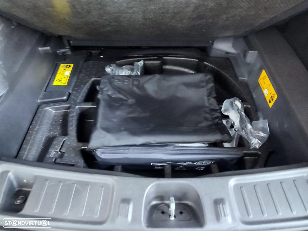 Jeep Compass 1.3 TG Trailhawk - 42