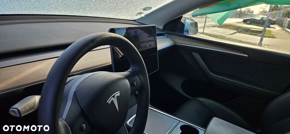 Tesla Y RWD - 11