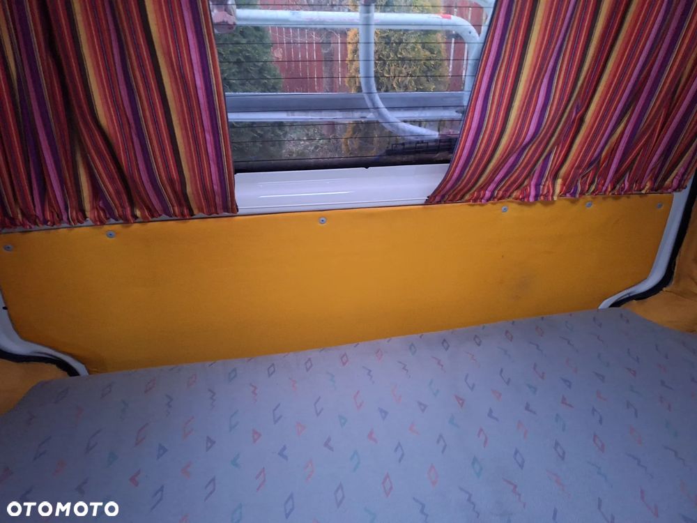 Volkswagen Transporter - 25